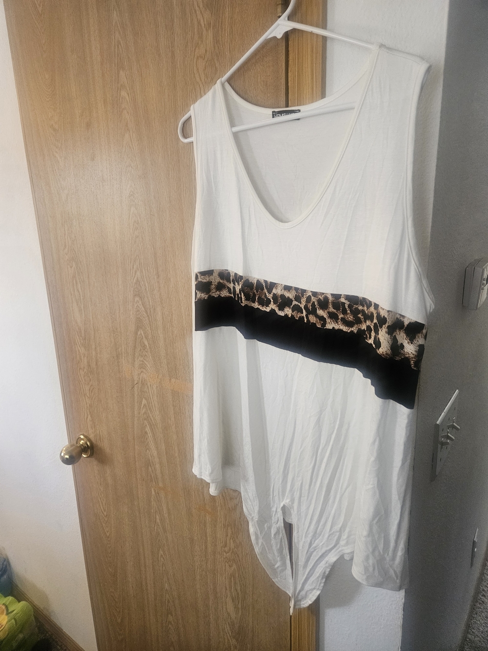 HEIMISH USA White Tank Top with Leopard and Black Band z Nwot
